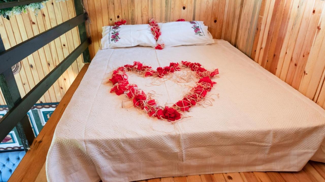 Serender Bungalov Bed and Breakfast Foça Exterior foto